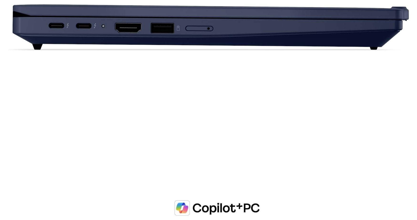 Seitenansicht eines Laptops mit Anschlüssen an der linken Kante und Copilot+ PC-Branding darunter.