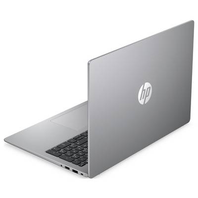 Silberner HP-Laptop, teilweise geöffnet, zeigt Tastatur und Logo auf dem Deckel.