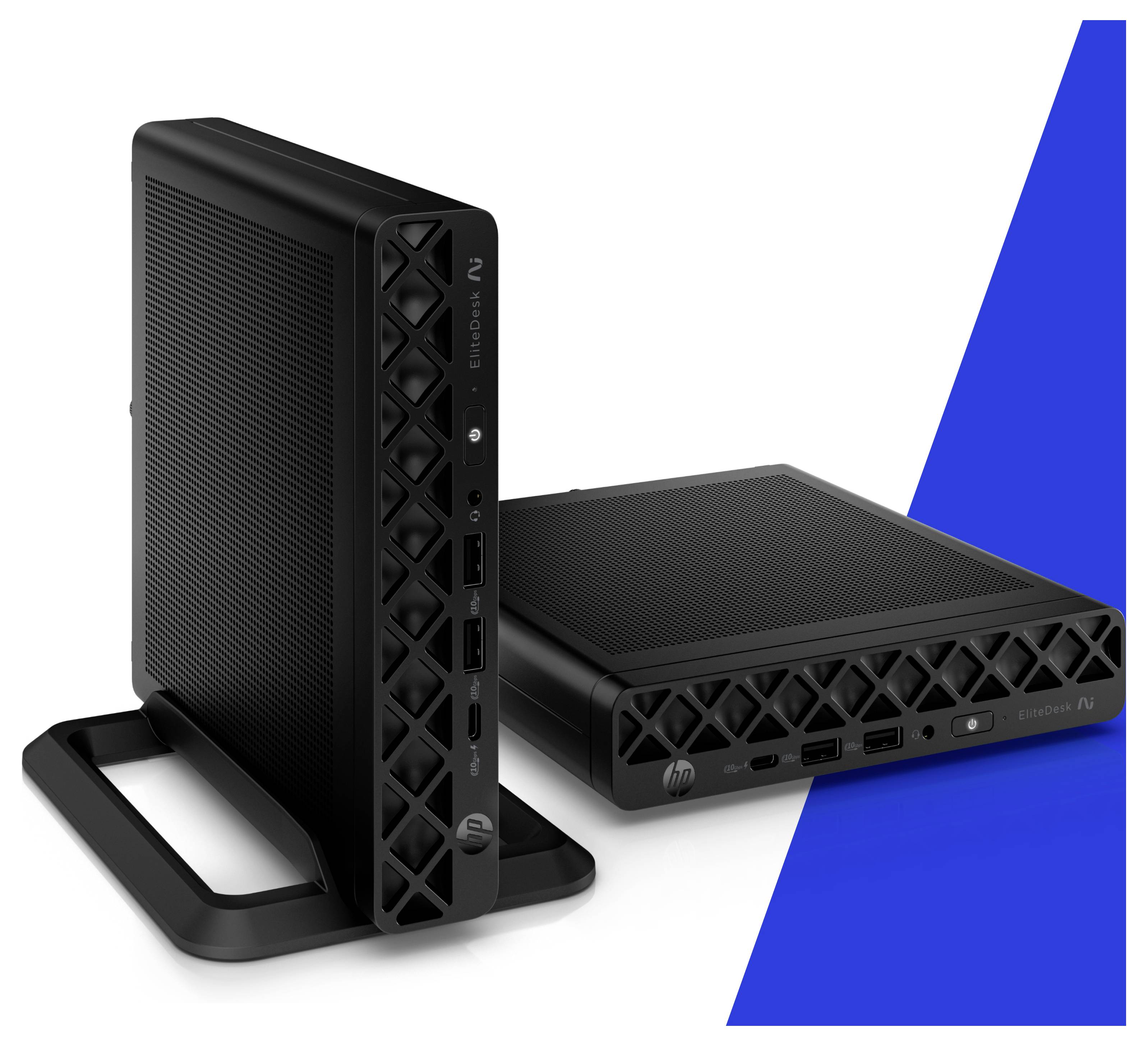 Zwei schwarze HP EliteDesk Mini-Desktop-Computer, einer aufrecht auf einem Ständer stehend und einer flach liegend, vor einem weiß-blauen Hintergrund abgebildet.