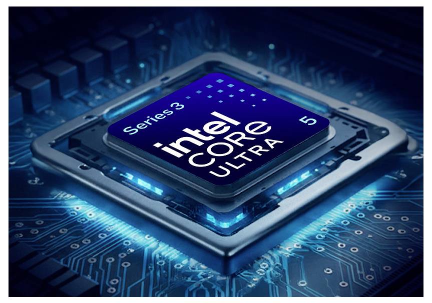 Nahaufnahme eines leuchtenden Intel Core Ultra 5 Serie 3 Prozessor-Chips auf einer blauen Leiterplatte.
