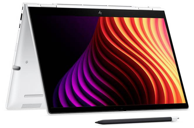 2-in-1-HP-Laptop im Zeltmodus dargestellt mit einem Stift davor, der eine farbenfrohe abstrakte Wellen-Tapete anzeigt.
