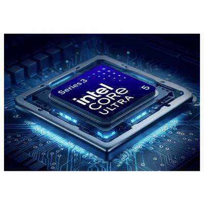 Nahaufnahme eines leuchtenden Intel Core Ultra 5 Series 3 Prozessor-Chips auf einer Leiterplatte.