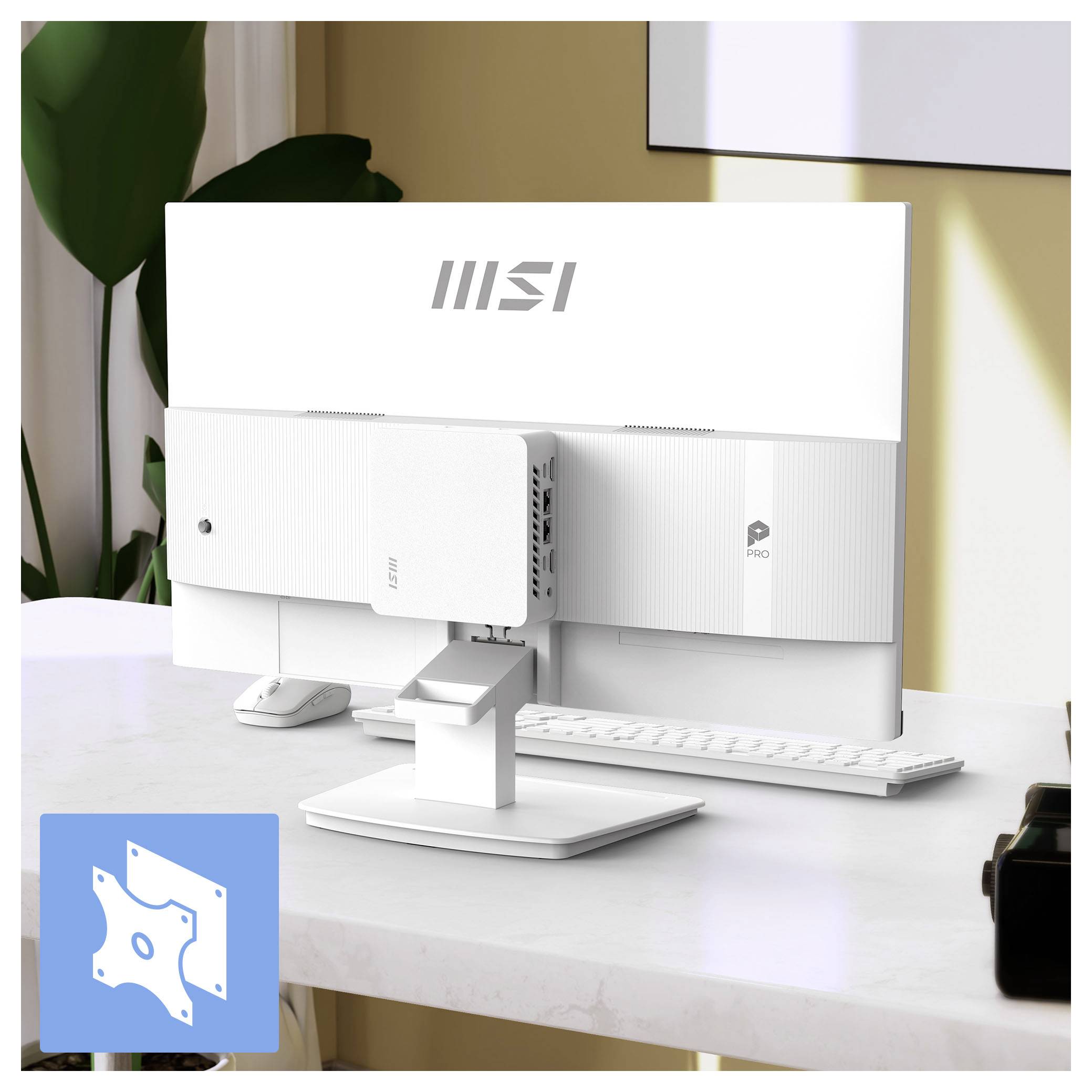 Rückansicht eines weißen MSI-Monitors auf einem Schreibtisch, der den Ständer, den Kabelbereich und das Logo zeigt, mit einem blauen Hardware-Symbol unten links.