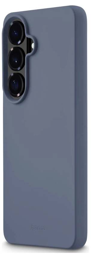 Blaues Smartphone-Gehäuse von hinten gezeigt, mit einer erhabenen Triple-Kamera-Ausschnitt oben links.