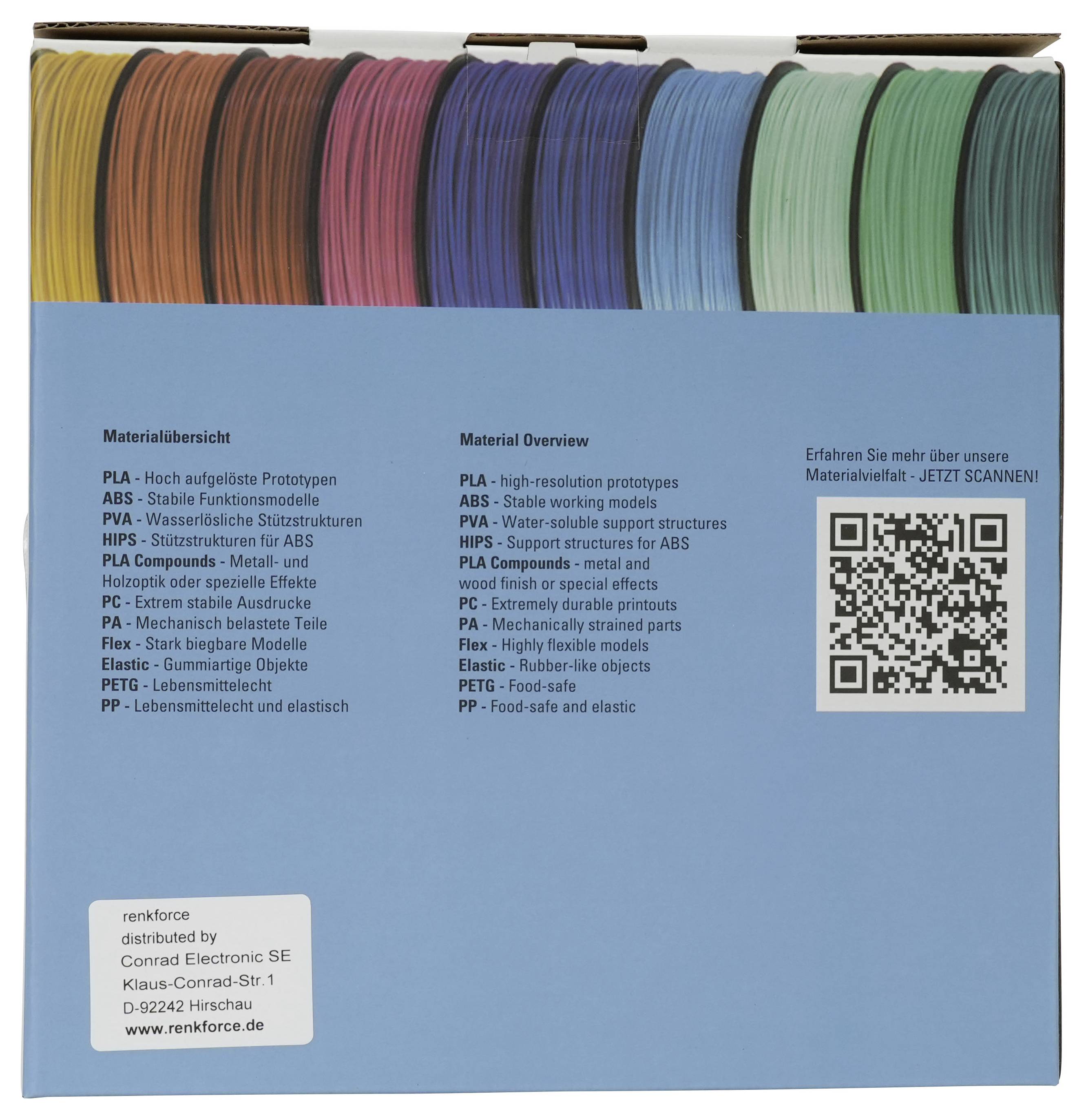 Kasten mit mehrfarbigen 3D-Drucker-Filamentspulen mit einem blauen Etikett, das Materialtypen in Deutsch und Englisch auflistet, und einem QR-Code.