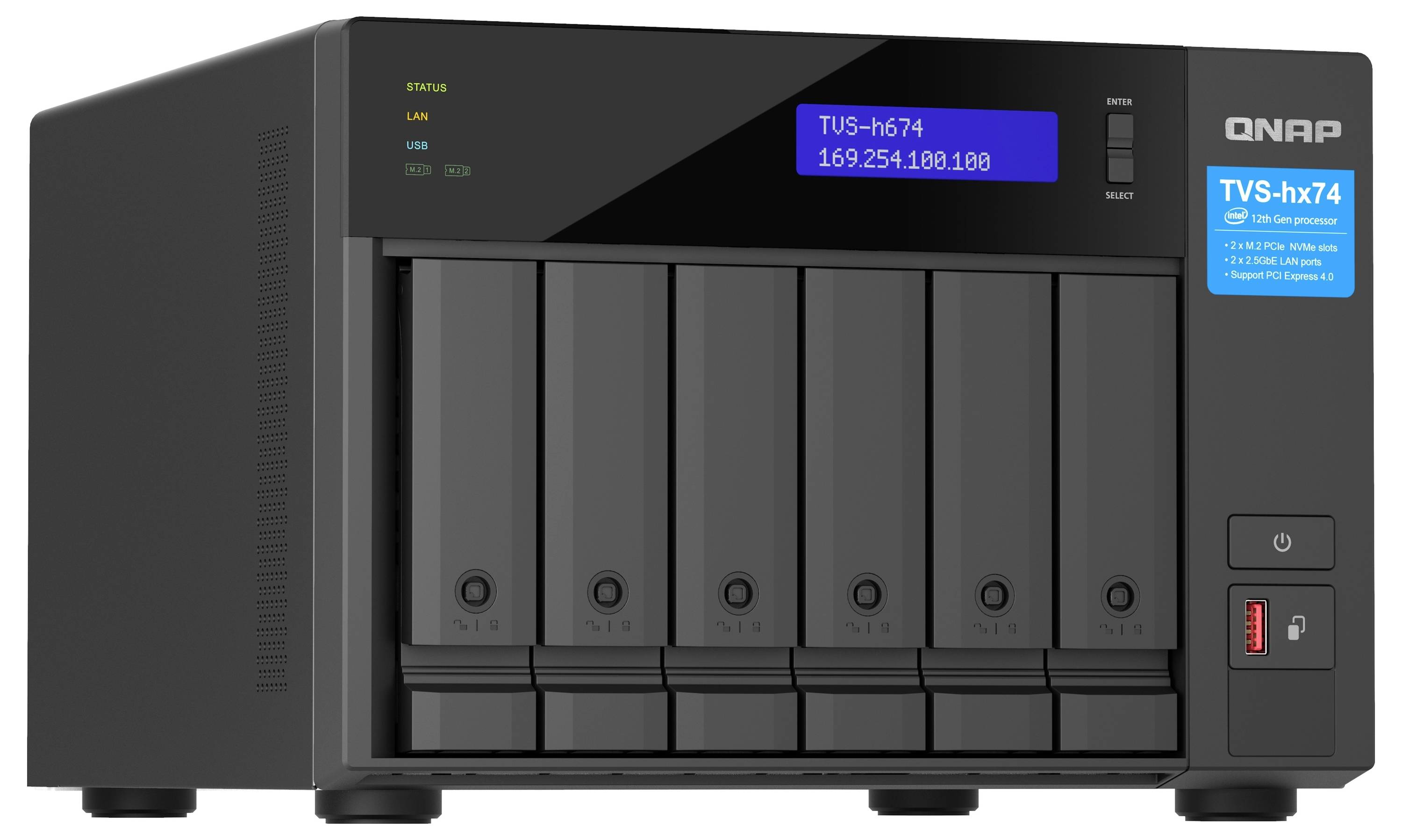 Frontansicht eines QNAP TVS-hx74 Netzwerkspeichers mit sechs Laufwerkschächten, kleinem LCD-Statusdisplay und Stromversorgungs-/USB-Steuerungen auf der rechten Seite.