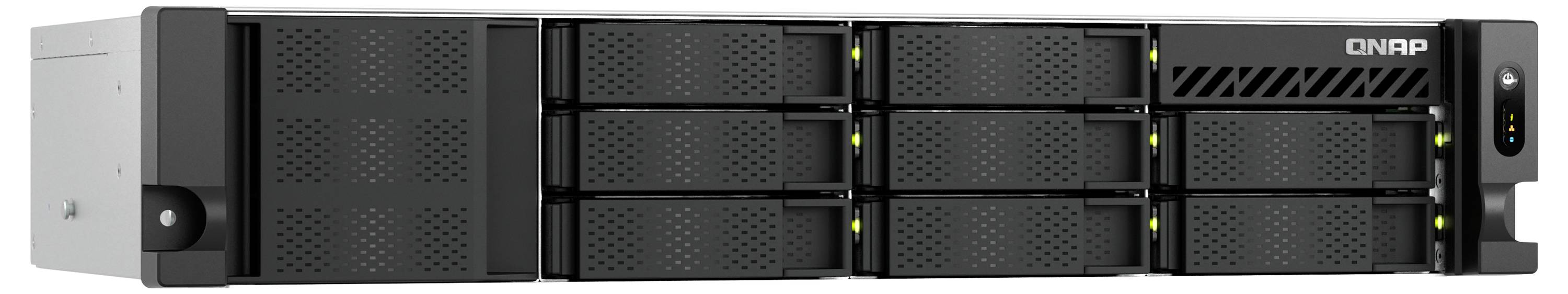 Vorderansicht eines QNAP-Rack-NAS-Servers mit mehreren Hot-Swap-Laufwerkschächten und Statusleuchten, dargestellt vor weißem Hintergrund.