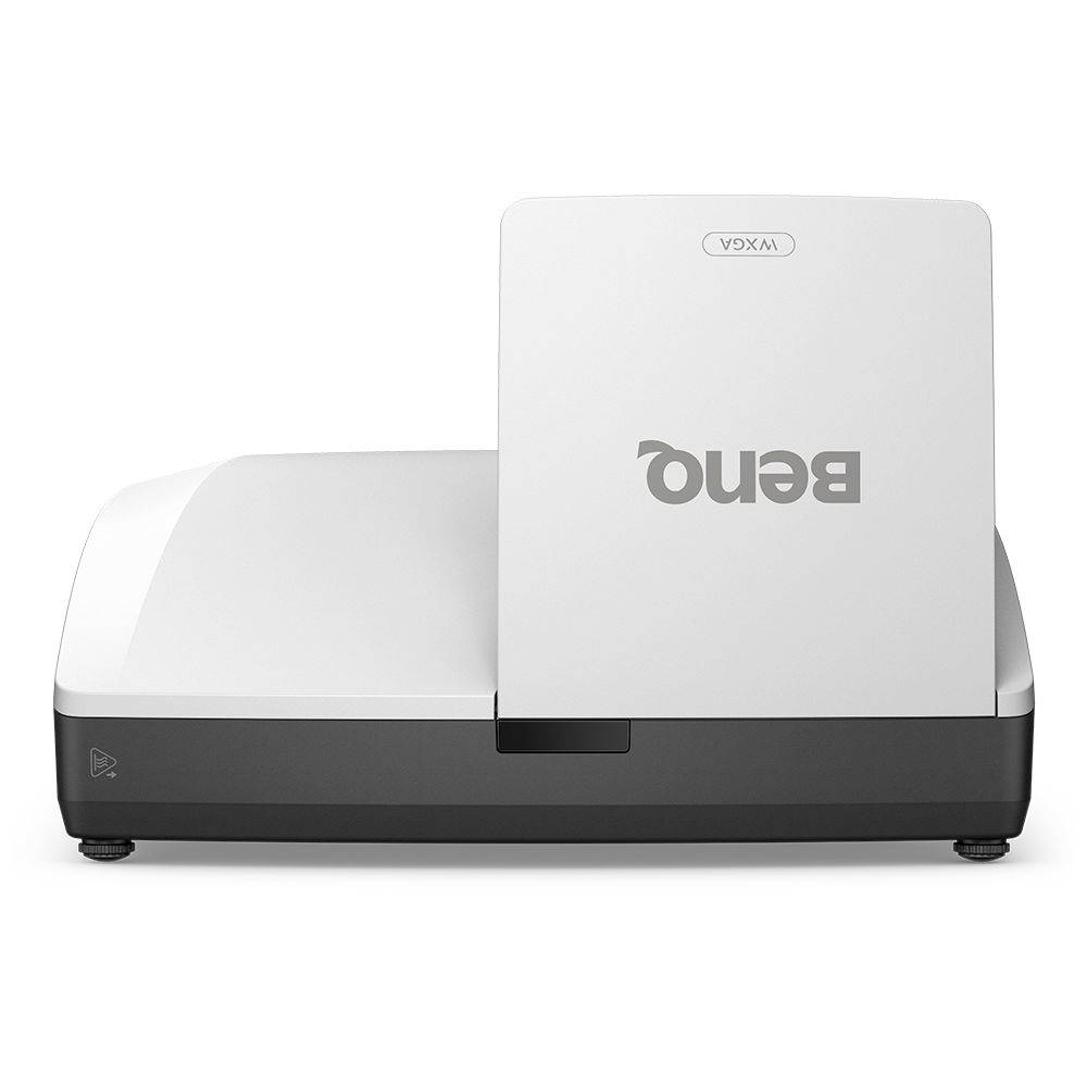 BenQ WXGA-Projektor von vorne auf weißem Hintergrund dargestellt, mit geschlossenem Objektivdeckel und sichtbarem Logo.