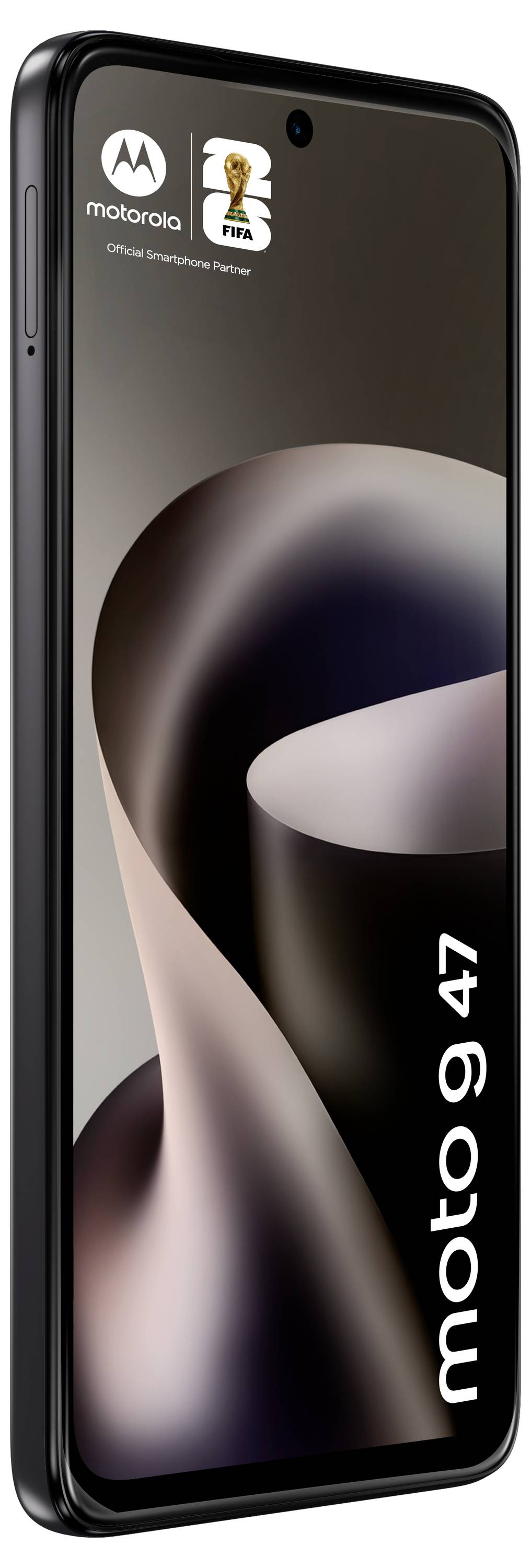 Motorola Moto G47 Smartphone im Winkel gezeigt mit dunklem abstraktem Hintergrundbild und "moto g 47" Text auf dem Bildschirm.