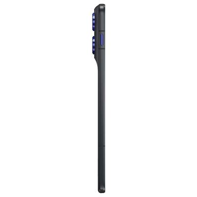 Seitenansicht eines dunklen Smartphones mit einer blauen Seitentaste und einer sichtbaren Kamerawölbung in der Nähe der Oberseite.