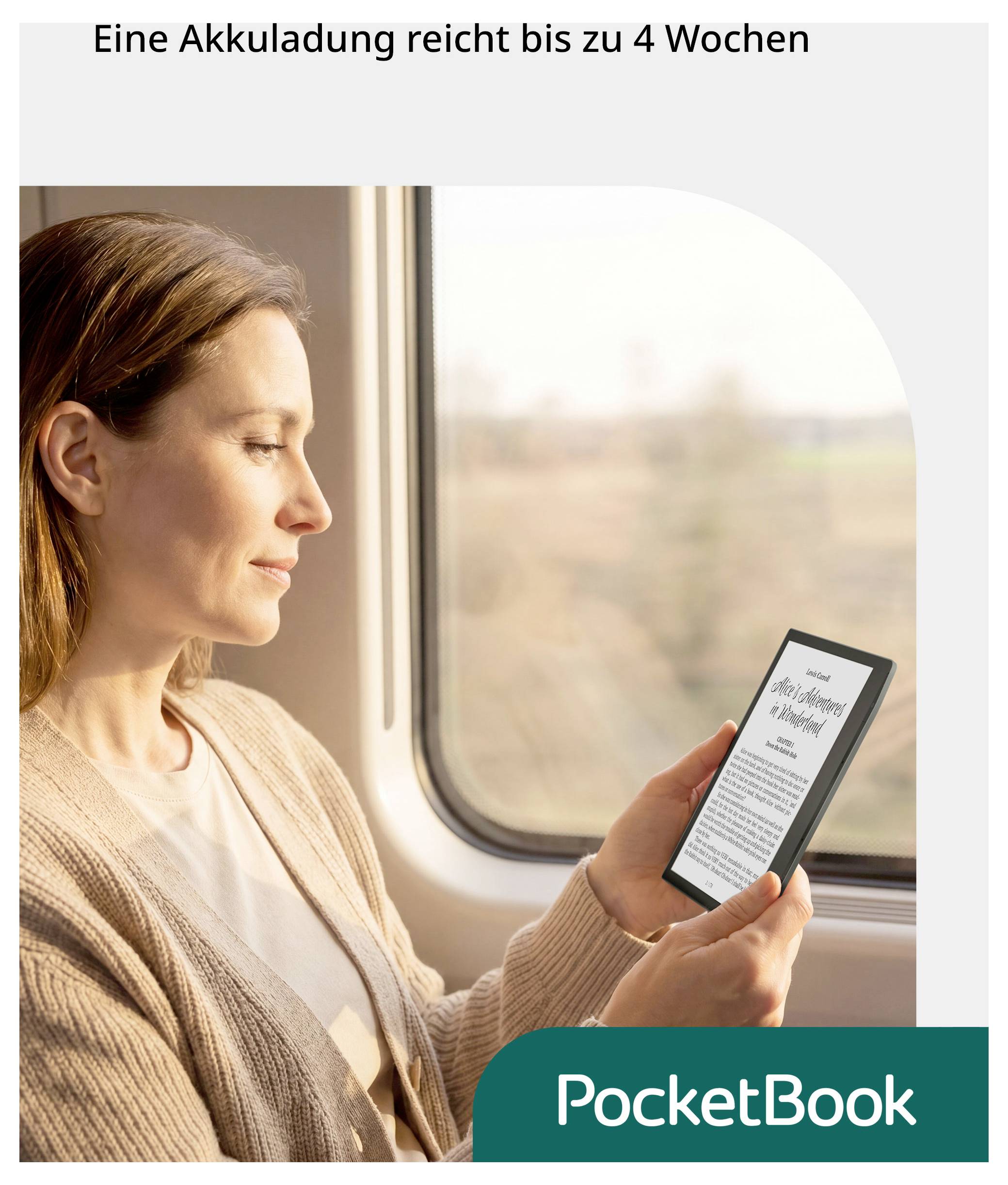 Frau liest auf einem E-Reader von PocketBook in der Bahn; die Anzeige sagt „Eine Akkuladung reicht bis zu 4 Wochen" (eine Ladung hält bis zu 4 Wochen).
