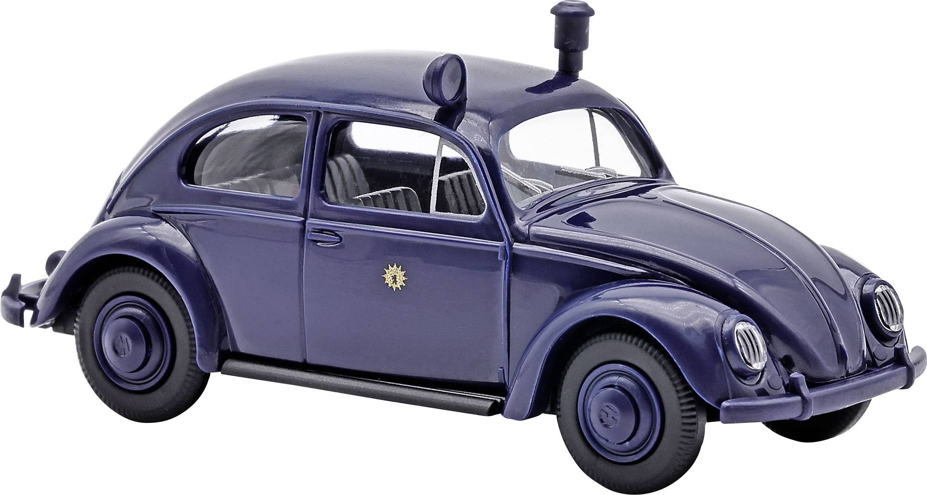 Vintage dunkelblaues Volkswagen Käfer-Auto in Seitenansicht auf weißem Hintergrund dargestellt.