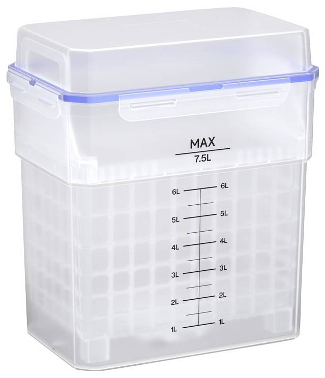 Transparenter Kunststoff-Lagerbehälter mit Deckel, gekennzeichnet mit „MAX 7,5L" und seitlicher Volumenskala von 1L bis 6L.