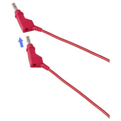 Rotes Elektrostecker-Kabel in zwei Positionen dargestellt, mit einem blauen Pfeil, der anzeigt, dass der untere Stecker in die obere Buchse eingesteckt wird.