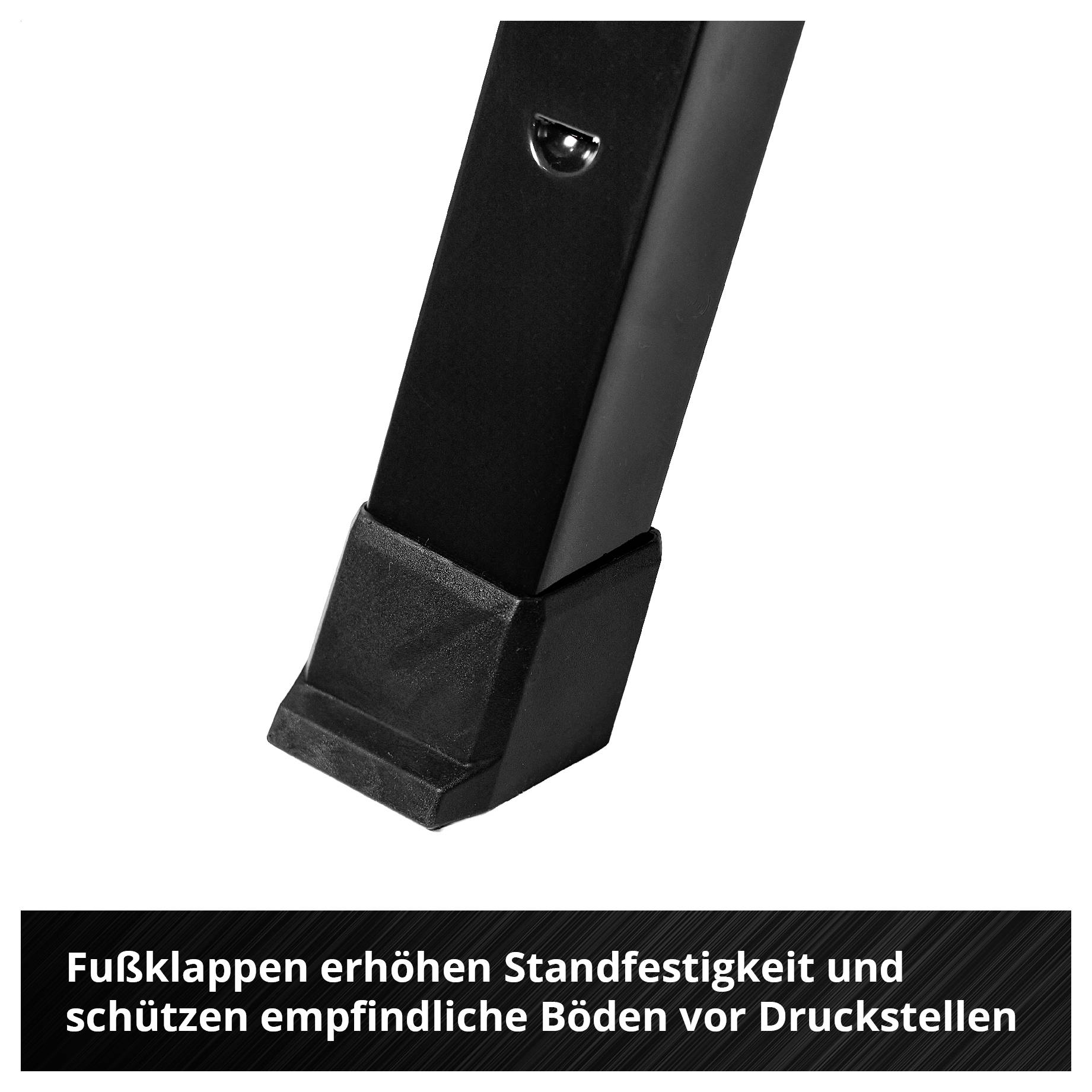Bein eines Möbelstücks mit Fußkappe; Text: 'Fußklappen erhöhen Standfestigkeit und schützen empfindliche Böden vor Druckstellen'.