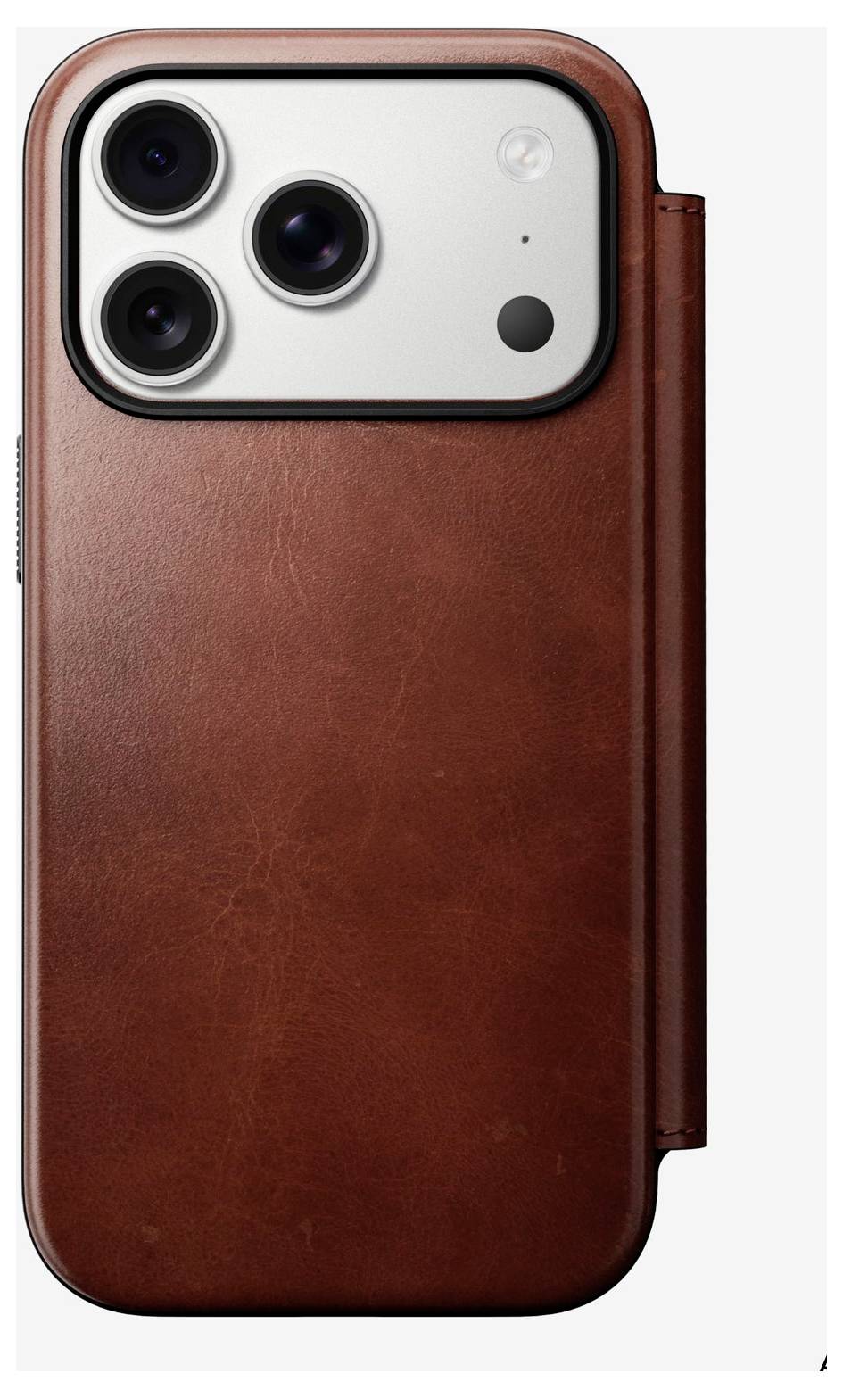 Rückansicht eines Smartphones in einer braunen Ledertasche mit drei rückseitigen Kameras und einer seitlichen Klappe oder Tasche auf der rechten Seite.