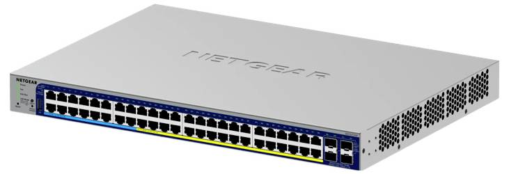 Netgear Rack-Netzwerkschalter mit mehreren Ethernet-Anschlüssen und Statusleuchten auf der Frontplatte, in Silber dargestellt.