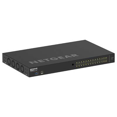 NETGEAR Rack-Mount-Netzwerk-Switch in Schrägansicht mit vorderen Statusleuchten, Lüftungsventilatoren und USB-Anschlüssen.
