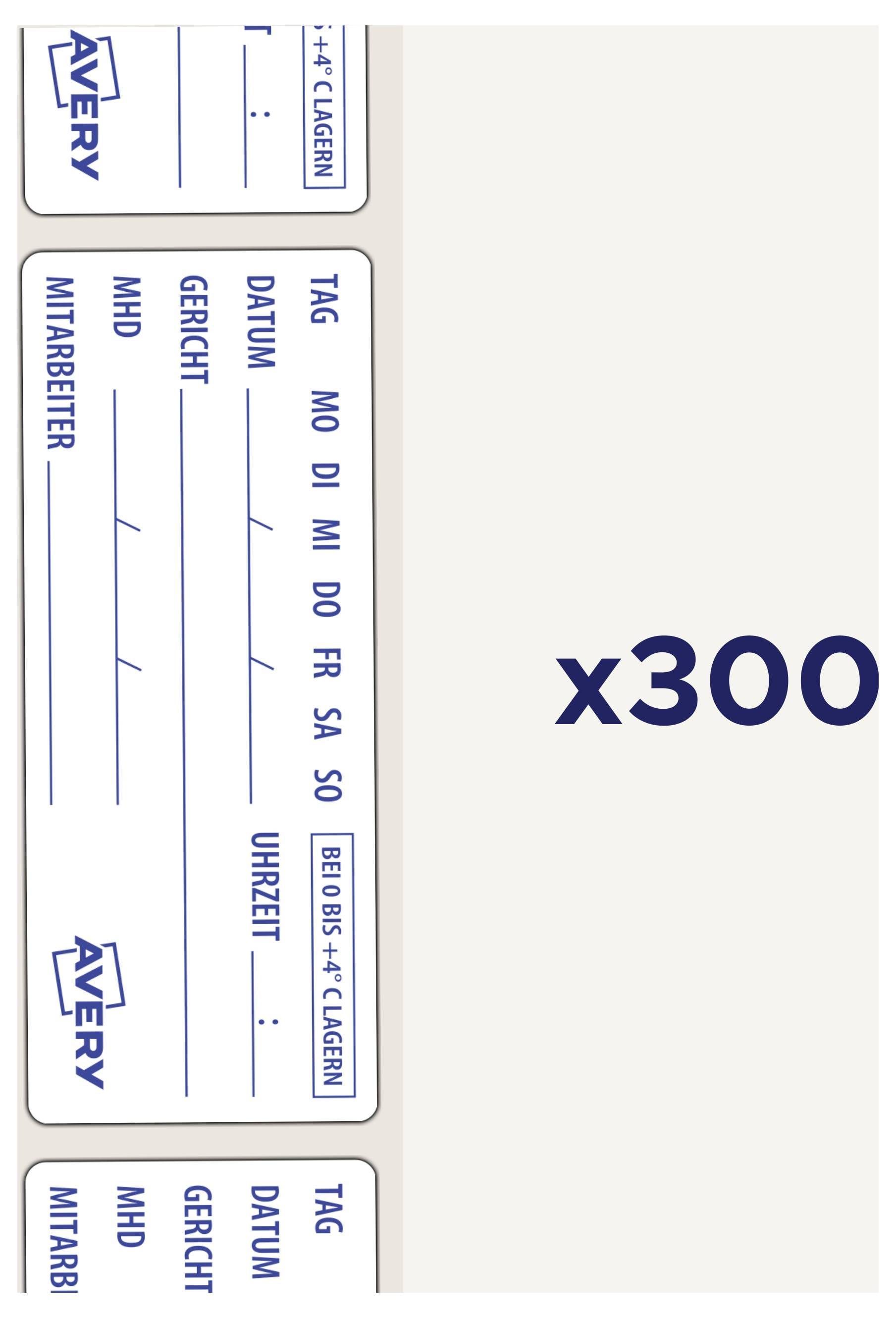 Nahaufnahme eines Produktetiketts mit dem großen Text „x300" und zwei Avery-Tags, die deutsche Formularfelder wie „TAG", „DATUM", „GEWICHT" und „MHD" zeigen.