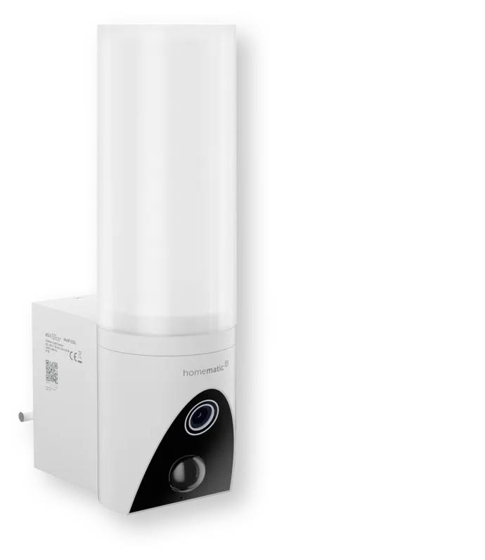 Weißer wandmontierter Smart-Home-Sensor mit hohem durchscheinendem Gehäuse, kameraähnlichem Objektiv an der Vorderseite und Seitenmodul auf einfachem Hintergrund