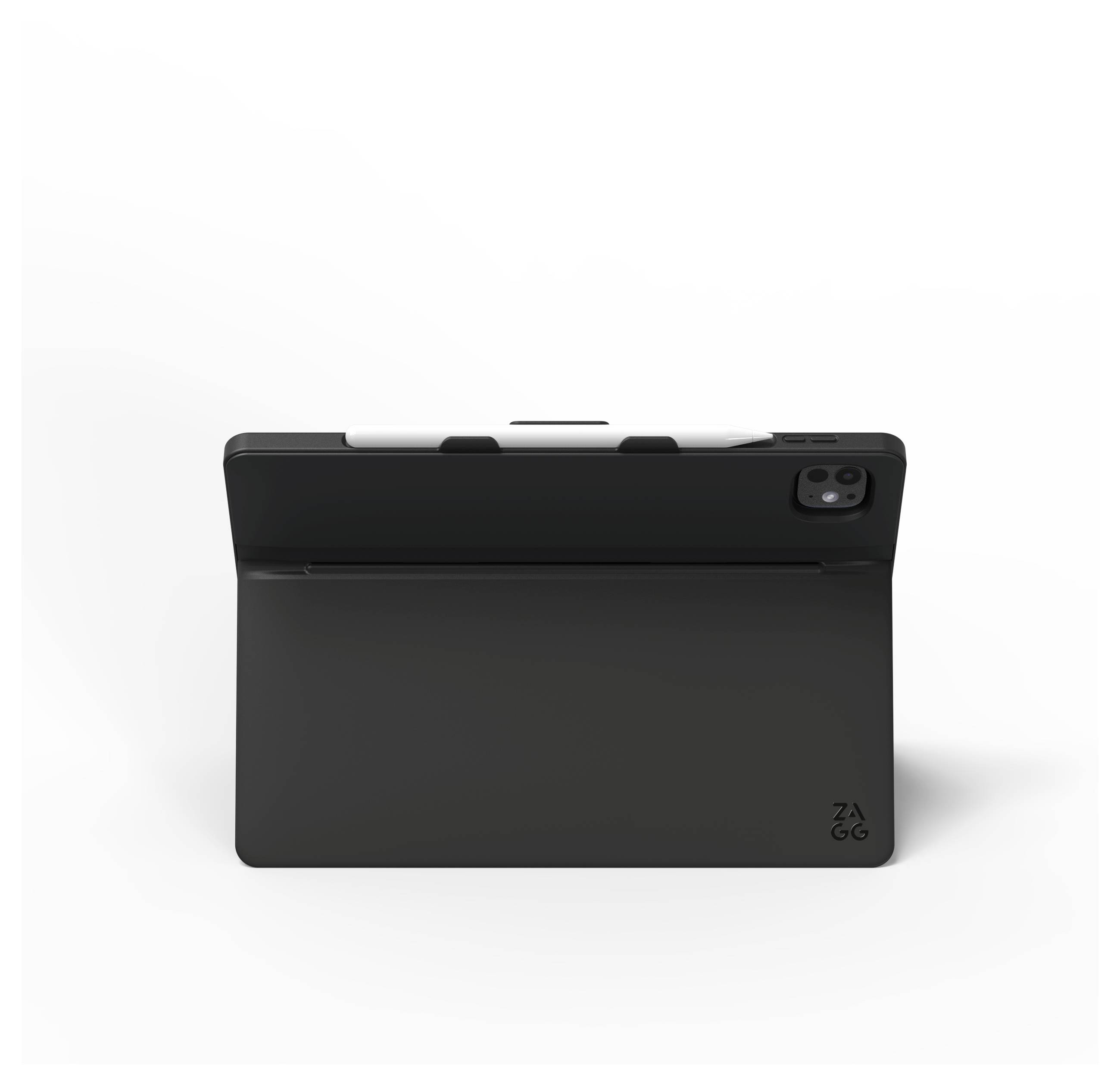 Schwarze Tablet-Schutzhülle mit integriertem Ständer, von hinten auf weißem Hintergrund gezeigt.