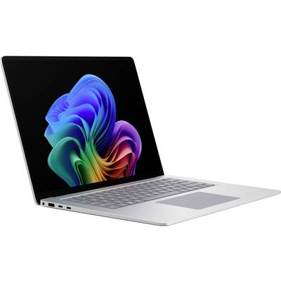 Silberner Laptop mit schwarzem Bildschirm, auf dem ein buntes, abstraktes blumenähnliches Hintergrundbild angezeigt wird, aufgeklappt vor weißem Hintergrund.