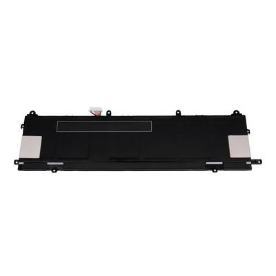 Schwarze rechteckige Laptop-Batterie mit Montagelaschen und einem Anschluss auf weißem Hintergrund.