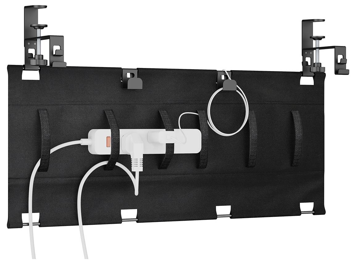 Schwarzer Kabelorganizer mit Klemmhalterungen, der Stromkabel, Adapter und ein aufgerolltes Kabel an einer Wand oder Schreibtischkante hält.
