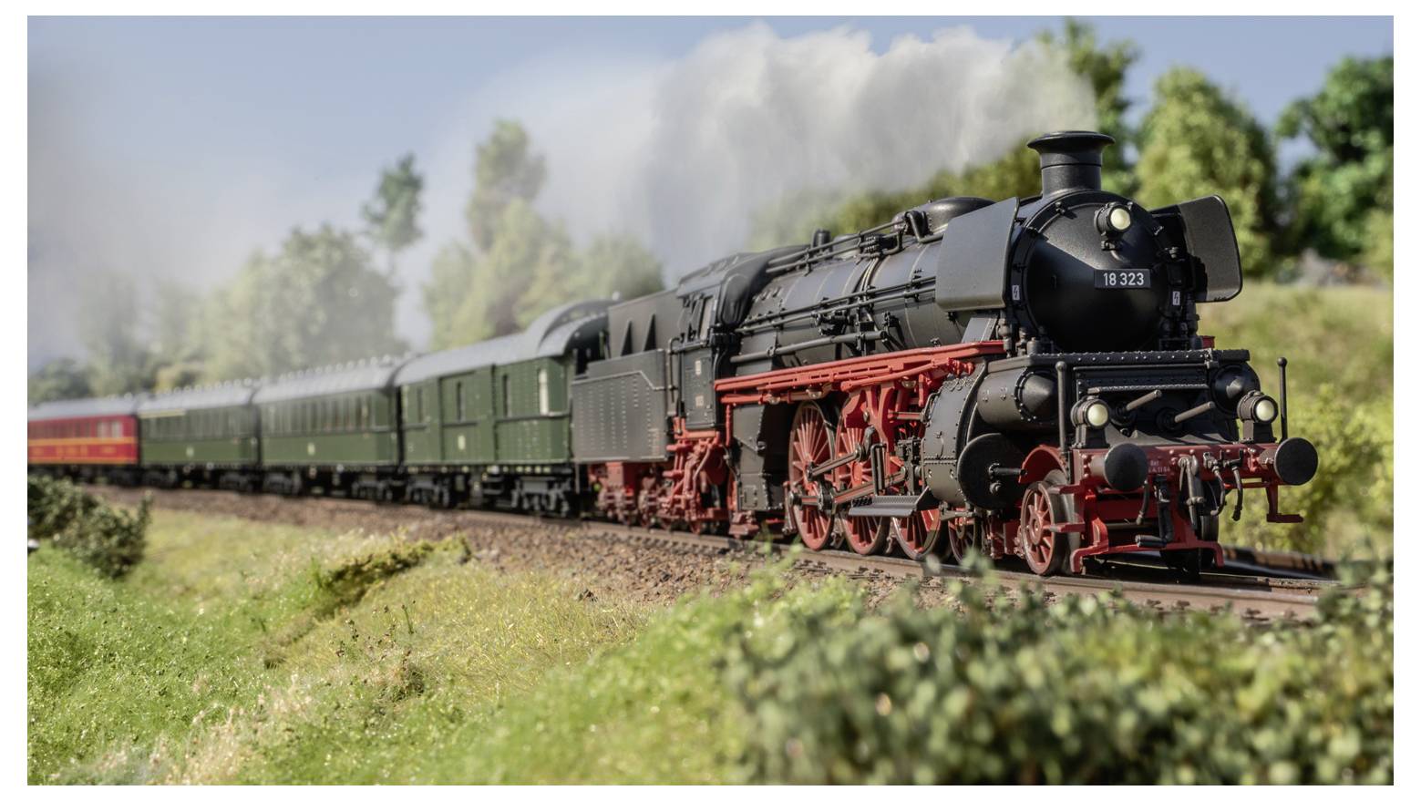 Märklin 038327 H0 Dampflokomotive 18 323 der DB-3