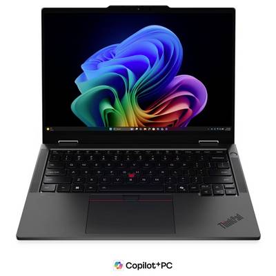 ThinkPad-Laptop mit farbenfrohem Windows-Desktop und "Copilot+PC"-Branding darunter.