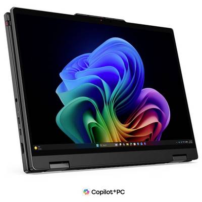 Ein 2-in-1-Laptop/Tablet zeigt ein farbenfrohes abstraktes Windows-ähnliches Hintergrundbild auf einem schwarzen Bildschirm an, mit "Copilot+PC"-Branding darunter.