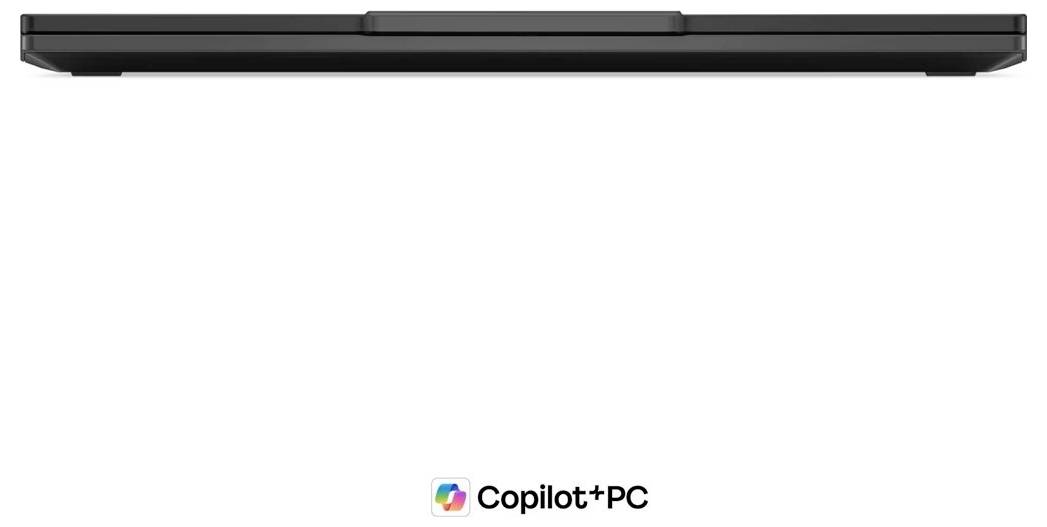 Seitenansicht eines schlanken schwarzen Laptops mit "Copilot+PC"-Branding auf weißem Hintergrund.