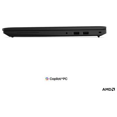 Seitenansicht eines schwarzen Laptops mit dem Copilot+PC-Logo in der Mitte darunter und dem AMD-Logo in der unteren rechten Ecke.