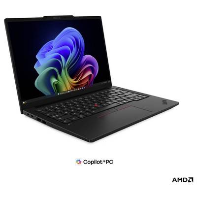 Schwarzes ThinkPad-Laptop, das offen mit buntem Windows-Hintergrundbild angezeigt wird, mit „Copilot+PC"- und AMD-Logos darunter.