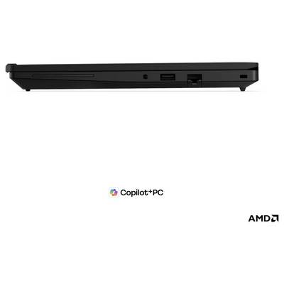 Seitenansicht eines schwarzen Laptops oberhalb des "Copilot+ PC"-Logos, mit dem AMD-Logo unten rechts.