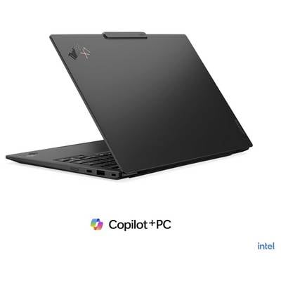 Schwarzer Laptop, teilweise geöffnet, mit Copilot+ PC und Intel-Branding auf weißem Hintergrund.