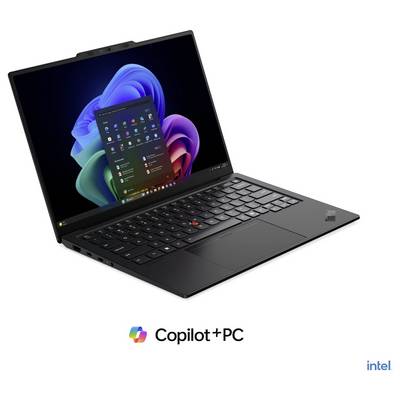 Schwarzer Laptop offen mit Windows 11 auf dem Bildschirm, gezeigt als Copilot+ PC mit Intel-Branding.