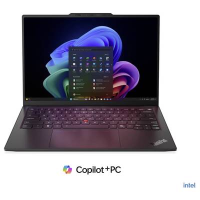 Ein Lenovo-Laptop zeigt den Windows-11-Desktop mit geöffnetem Startmenü an, das als Copilot+ PC mit Intel-Branding darunter dargestellt wird.