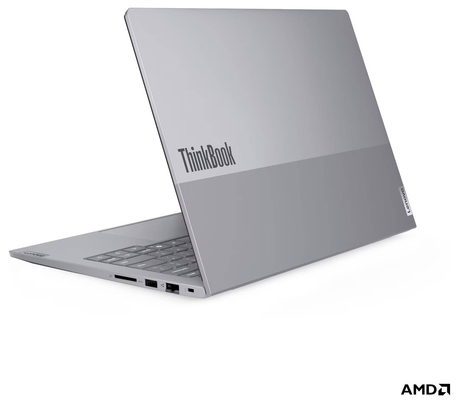 Silberner Lenovo ThinkBook-Laptop, teilweise geöffnet, auf weißem Hintergrund dargestellt, mit AMD-Logo in der Ecke.