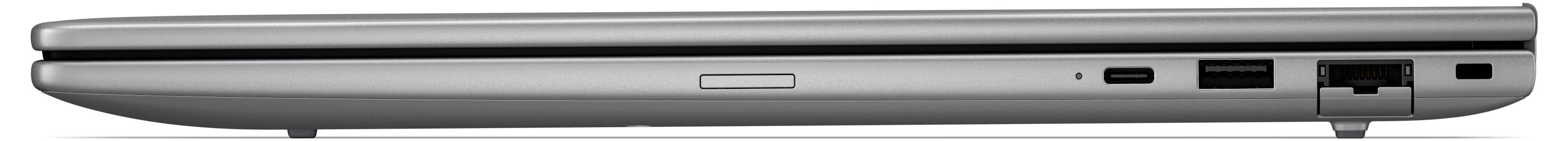 Seitenansicht eines geschlossenen silbernen Laptops, die das schlanke Profil und die Anschlüsse an der rechten Kante zeigt.