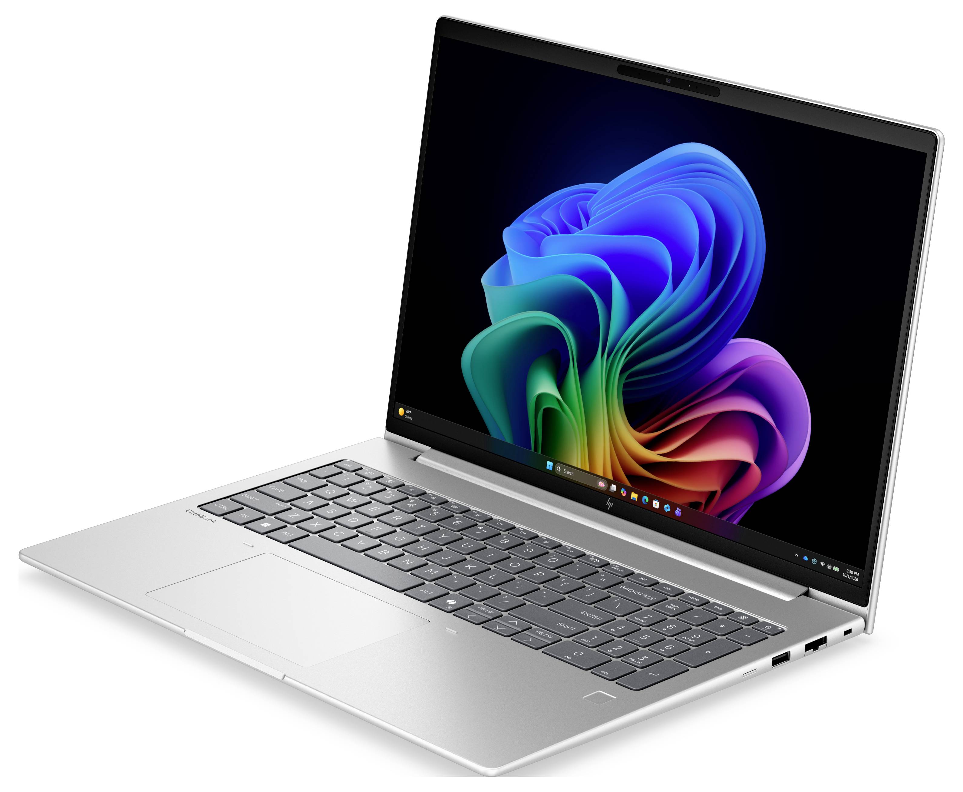 Silberner Laptop offen auf weißem Hintergrund, auf dem Bildschirm ein farbenfrohe abstrakte Tapete.