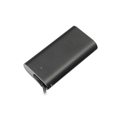 Nahaufnahme eines USB-C-Kabelsteckers auf der rechten Seite und eines USB-C-Anschlussconnectors auf der linken Seite, beide in einem blauen Kreis dargestellt.