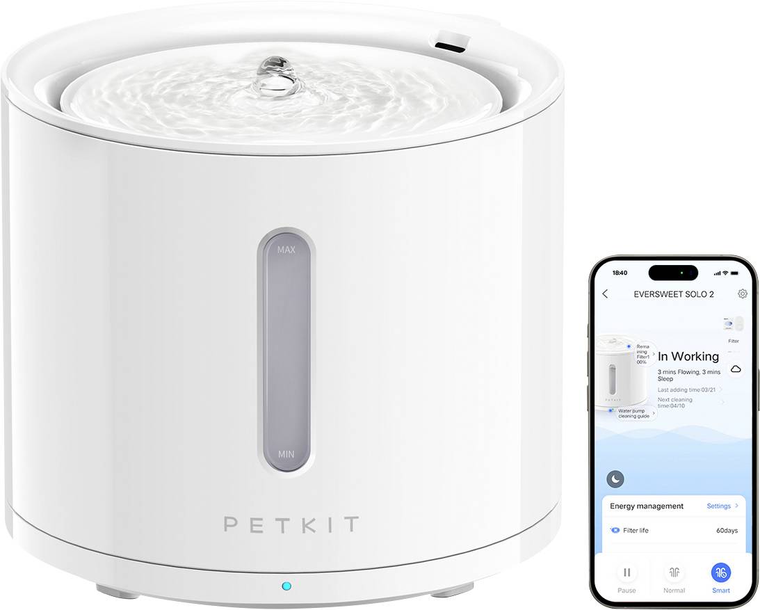 Weiße PETKIT automatische Haustierbrunnen mit sichtbarem Wasserspiegelfenster, abgebildet neben einer Telefon-App, die den Gerätestatus und die Energieverwaltung anzeigt.