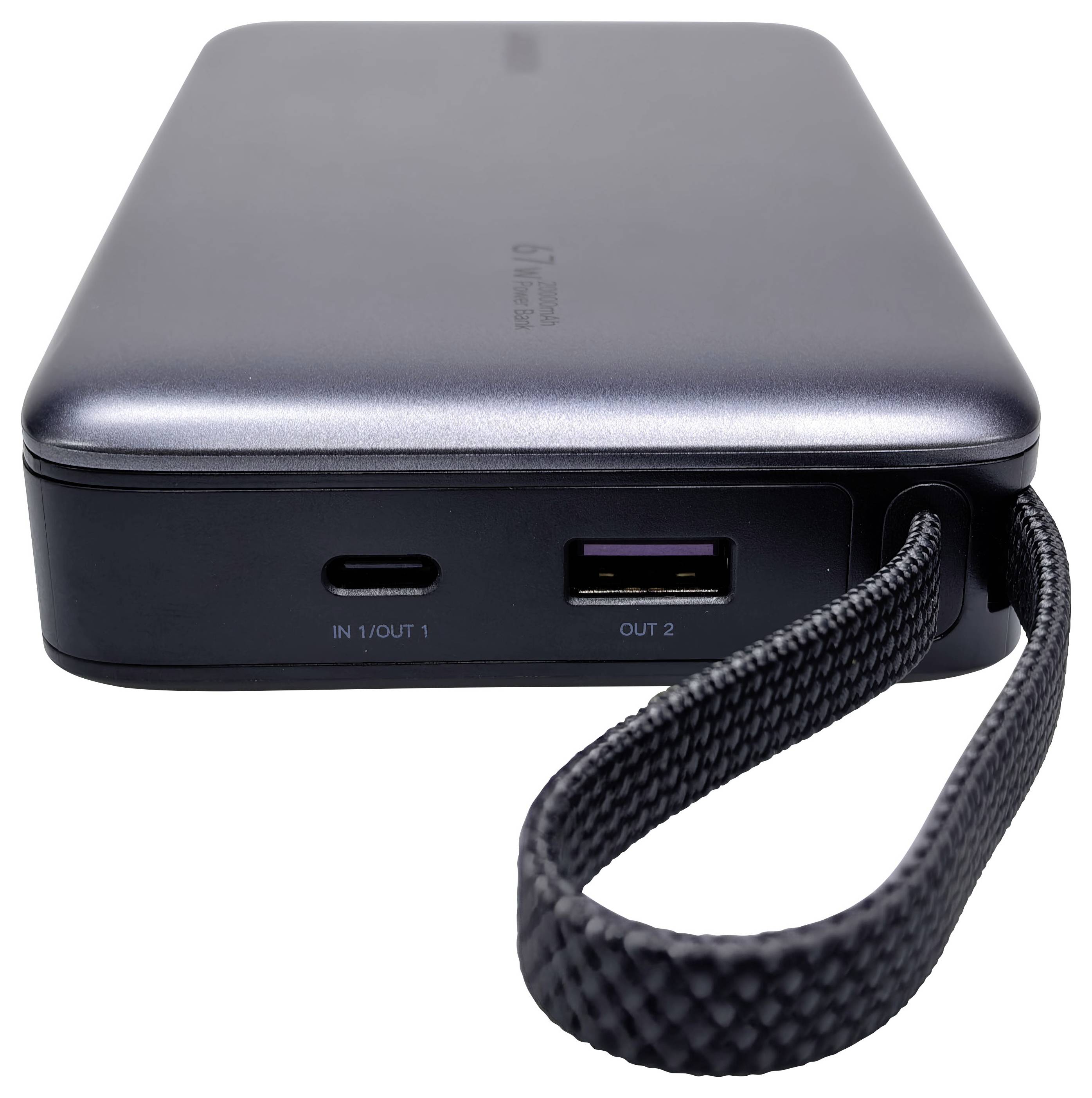 Schwarze tragbare Powerbank mit USB-C-Anschluss gekennzeichnet mit EIN/AUS 1 und USB-A-Anschluss gekennzeichnet mit AUS 2, mit befestigtem Trageband