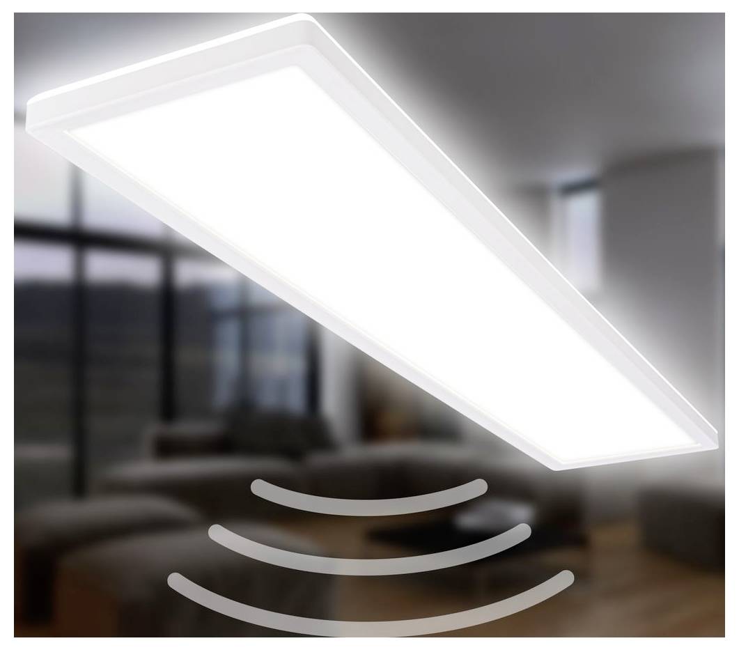 Modernes Wohnzimmer mit einem dunklen Ecksofa gegenüber großer Fenster, einem Esstisch dahinter und hellem Naturlicht, das den minimalistischen Raum erfüllt.