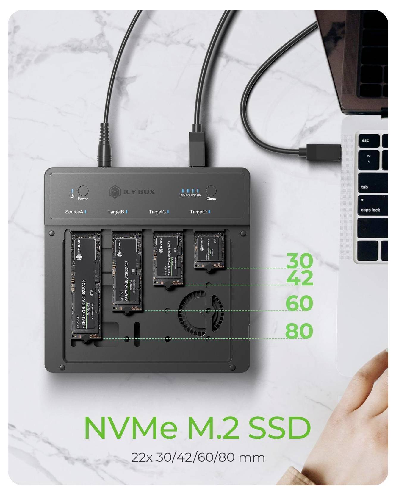 Produktfoto einer vereisten Box NVMe M.2 SSD Dockingstation mit vier gekennzeichneten Laufwerksteckplätzen und grünem Text, der die Kompatibilität anzeigt: '22x 30/42/60/80 mm'.