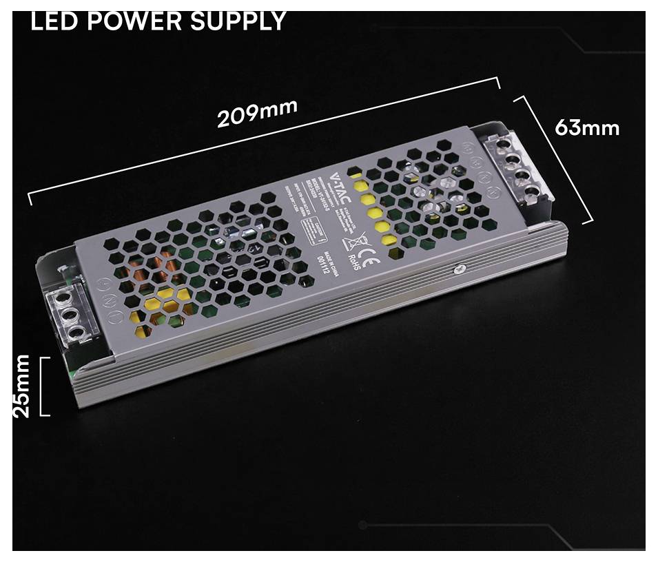 LED-Stromversorgung auf schwarzem Hintergrund mit beschrifteten Abmessungen von 209 mm x 63 mm x 25 mm.