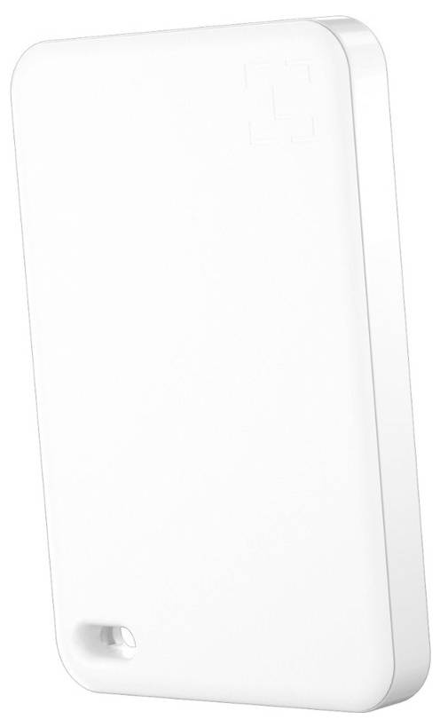 Weißes rechteckiges, an der Wand montiertes Gerät oder eine Abdeckung mit abgerundeten Ecken und einem kleinen Schlitz in der Nähe der unteren linken Ecke.