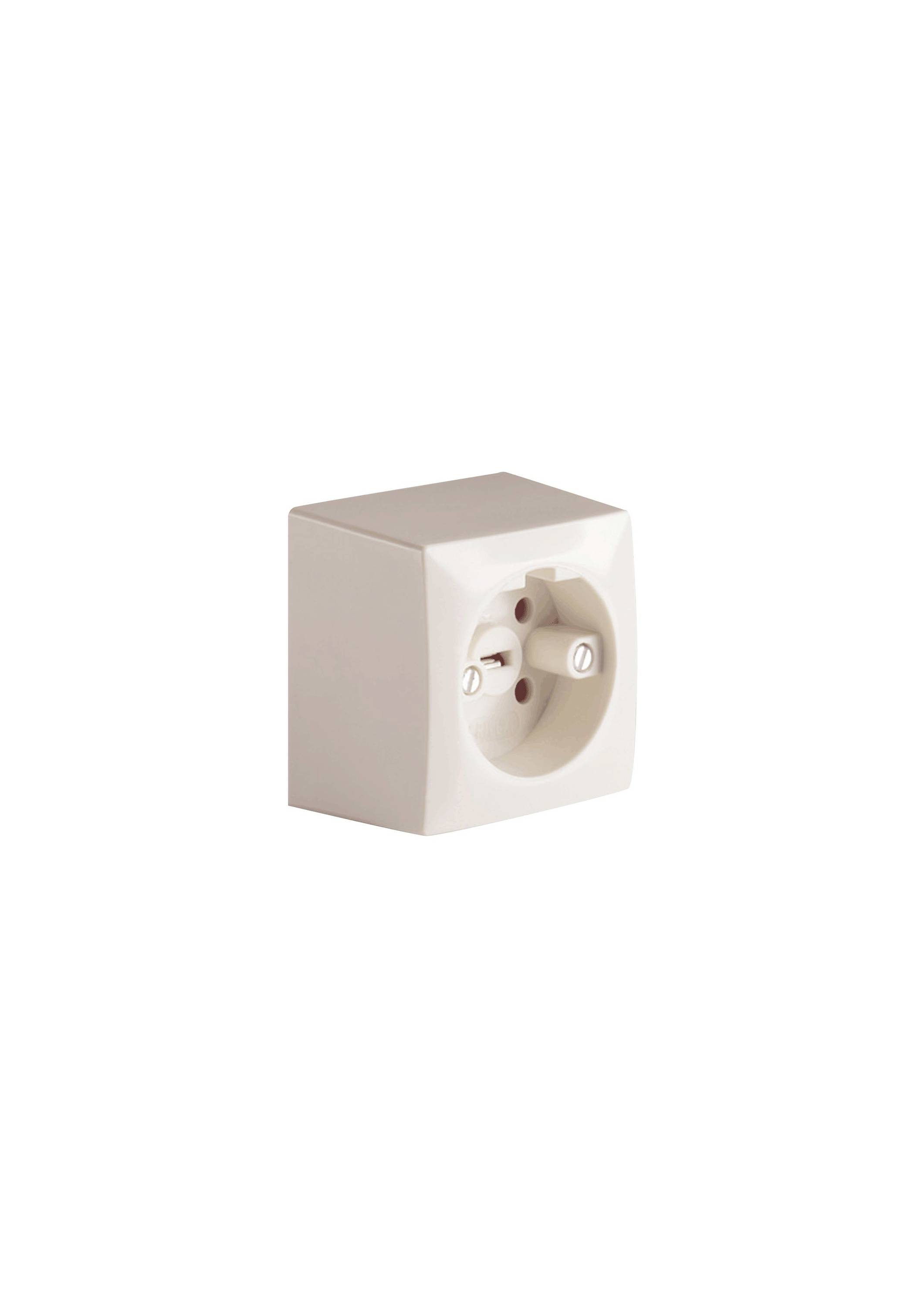 Eine beige wandmontierte Steckdose auf einfachem weißem Hintergrund.
