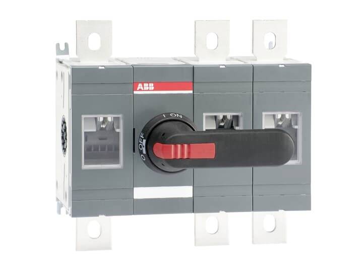 ABB Elektroschalter mit schwarzem und rotem Hebel auf grauem Industrieschaltgehäuse, dargestellt auf weißem Hintergrund.